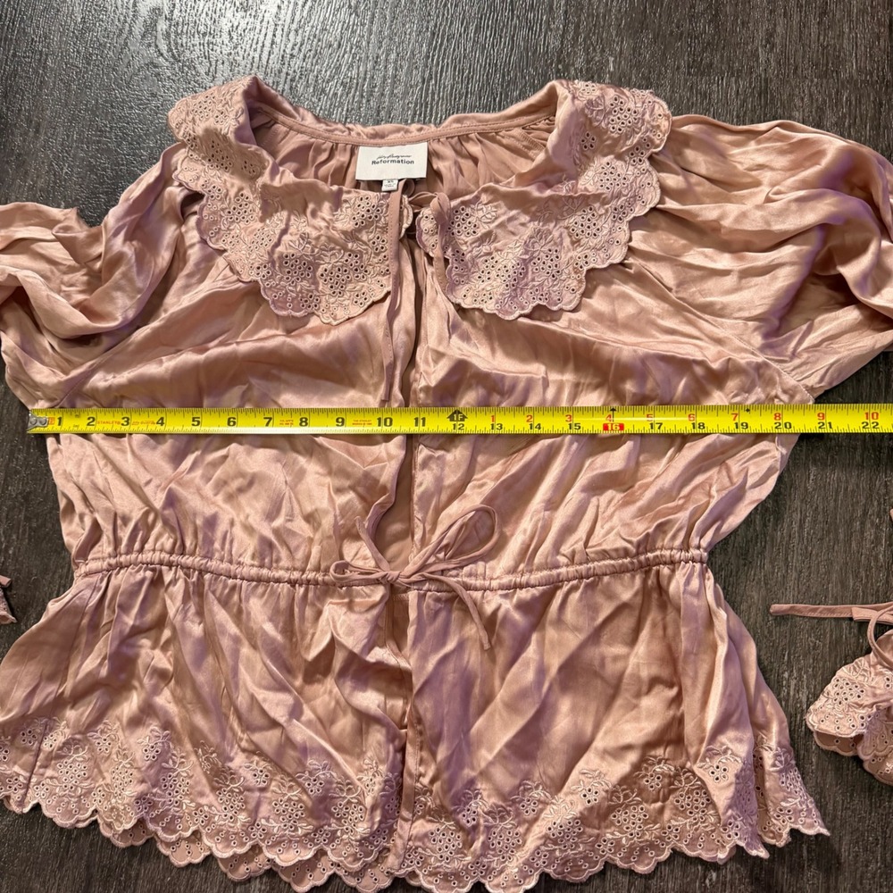 Reformation Kacey Musgraves Blouse Women XS Pink Silk Lace Eyelet Peplum Top - Picture 4 of 6